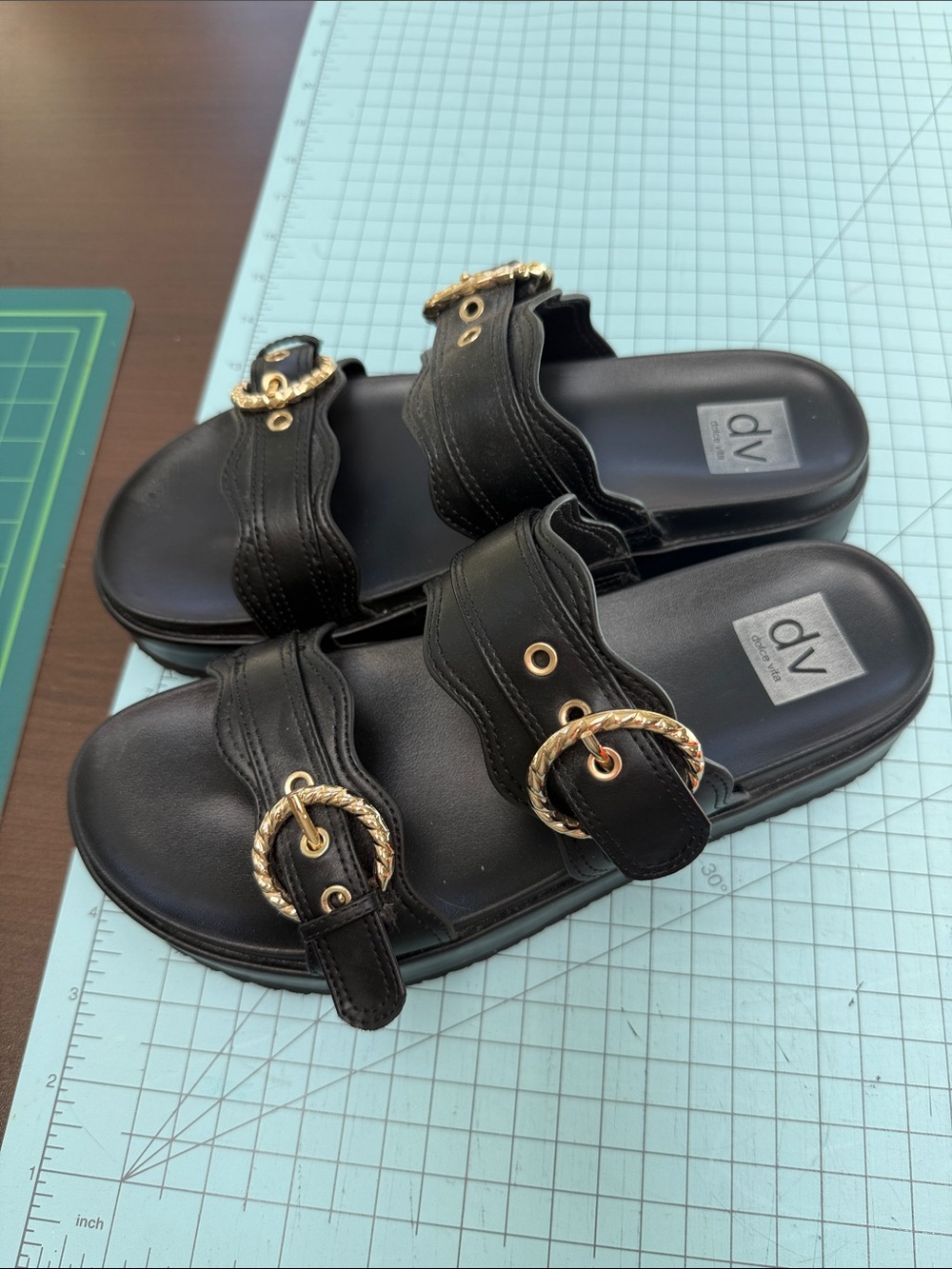 dv by Dolce Vita Sheree Black Slide Platform Sandals with Gold Buckles Sz 8.5